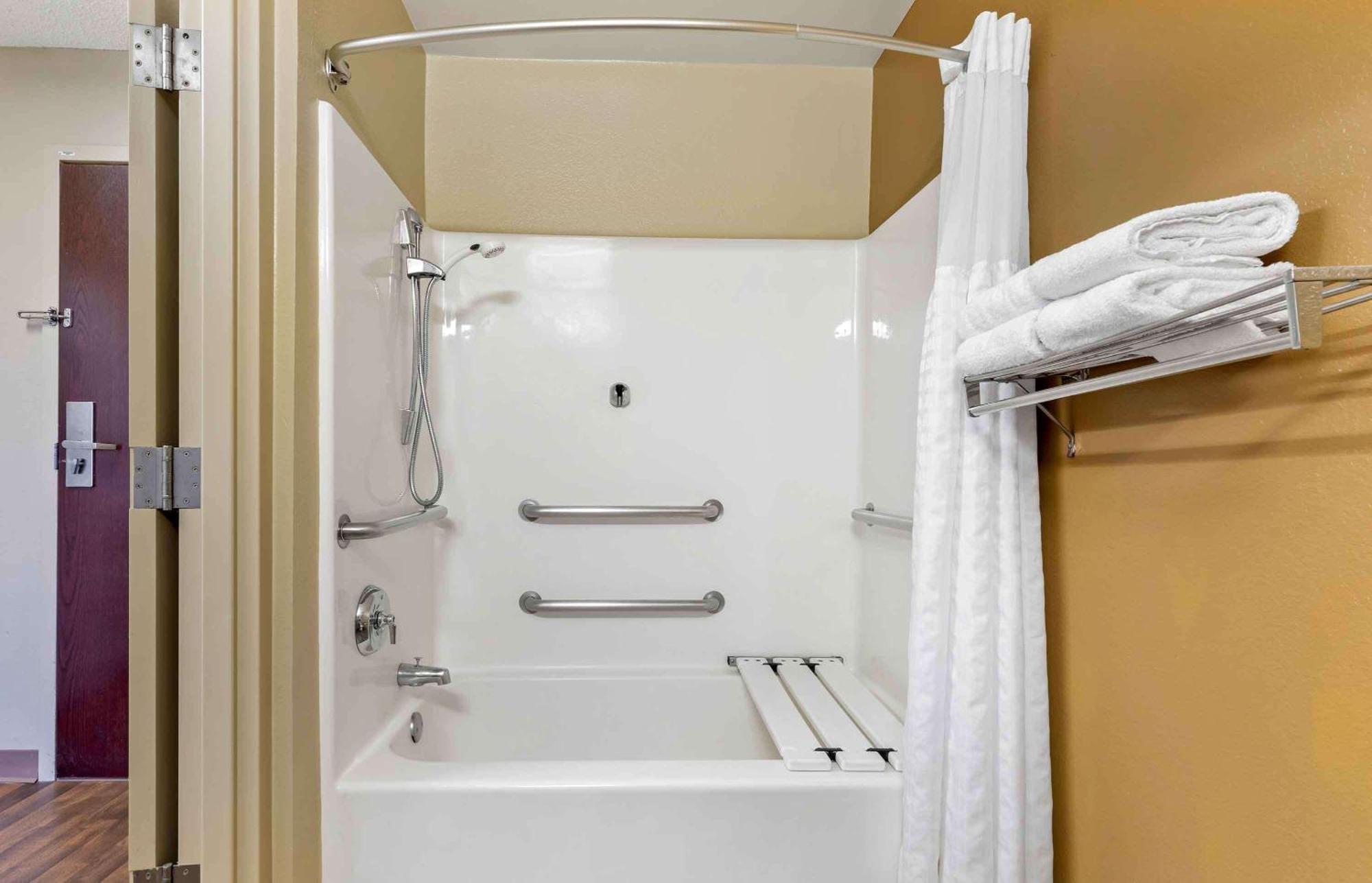 Extended Stay America Suites - Cleveland - Westlake Bagian luar foto